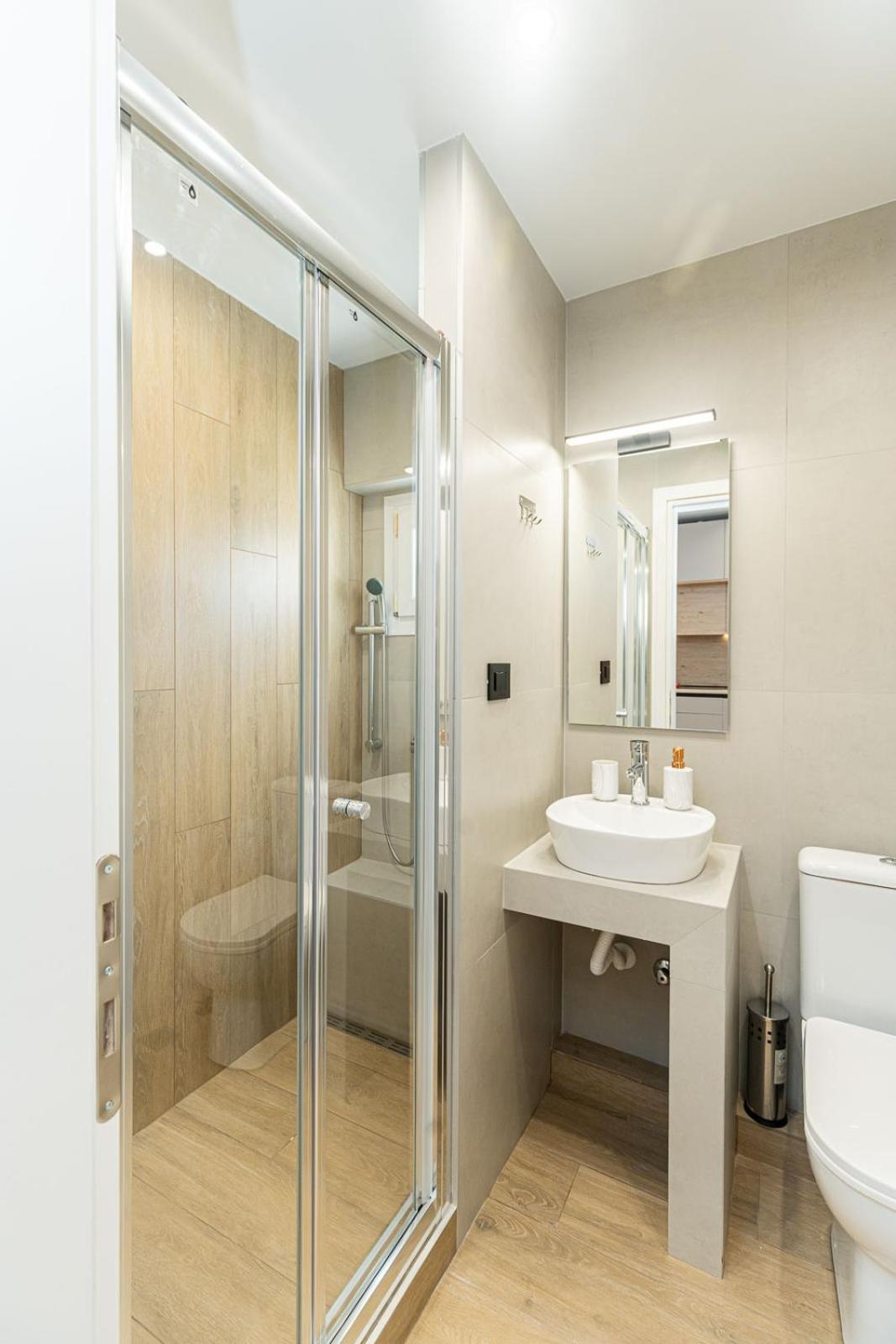 Modern 3 Bedroom Luxury Apartment Thessaloniki Exterior photo